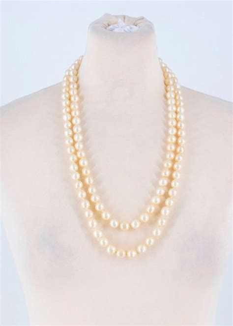 vintage chanel faux pearl necklace